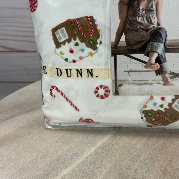 Rae Dunn by Enchante Merry Christmas Gingerbread House Candy Cane Queen Sheets - Picture 2 of 8